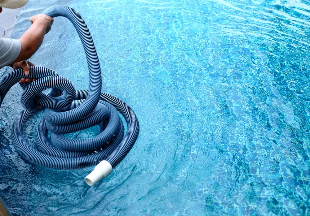 Ridurre i costi di gestione di una piscina - Manutenzione costante - Baires Piscine