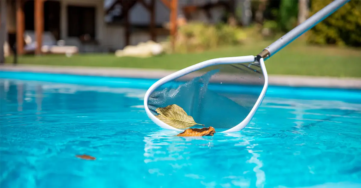 Come pulire la piscina: i passaggi per farlo nel modo corretto - Baires piscine