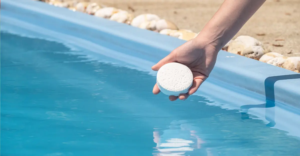 Come pulire la piscina: i passaggi per farlo nel modo corretto - Baires piscine