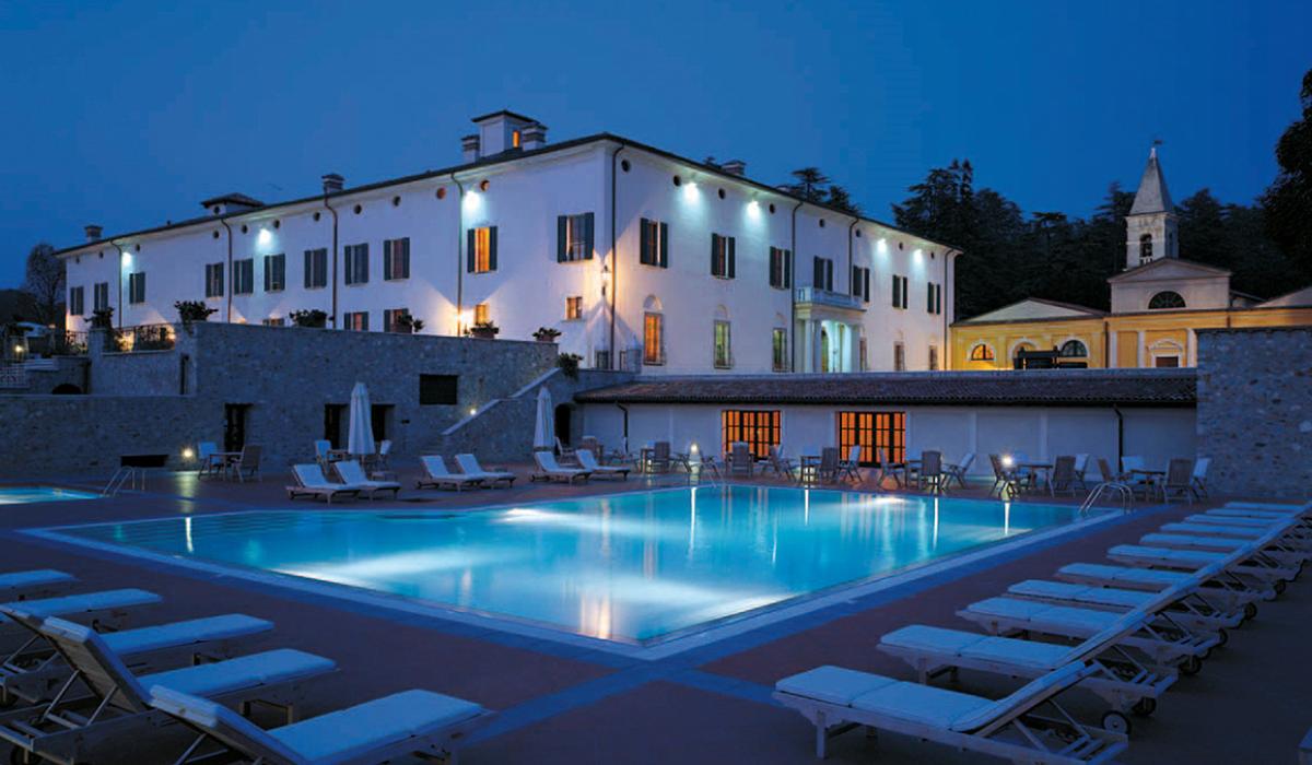 Piscine Esterne per Hotel: Sapphire Sanctuary