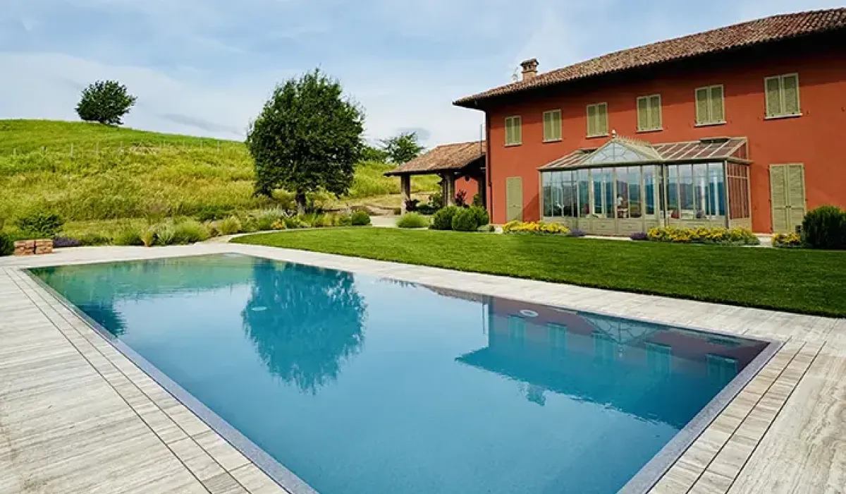 Piscina a sfioro: Green Horizon