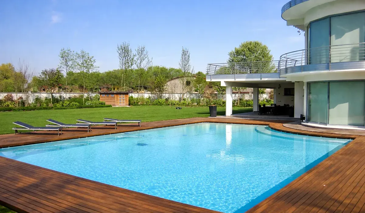 Piscina esterna a skimmer: Private Oasis