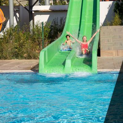 Scivoli per piscine: tipologie e caratteristiche