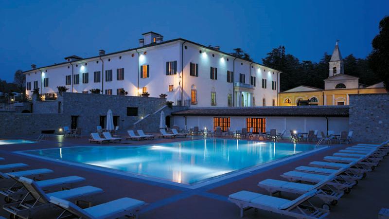 Piscine Esterne per Hotel: Sapphire Sanctuary