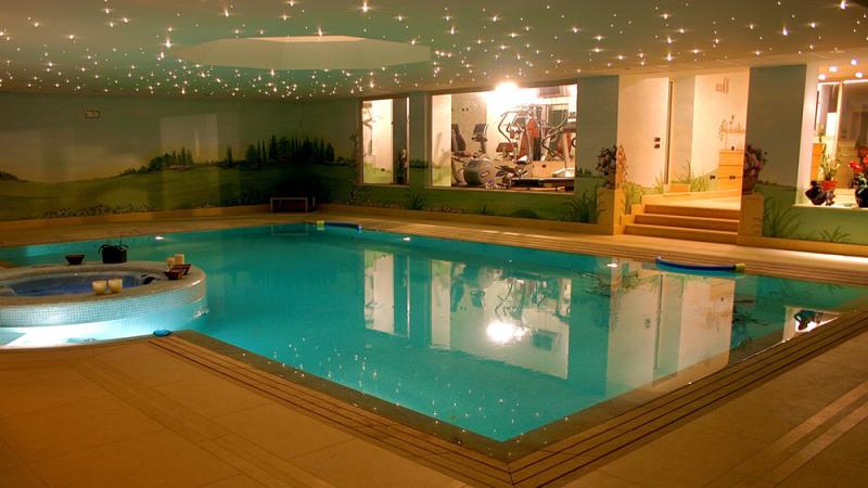 Piscine interne ed esterne per Hotel: Sweet Dreams - Baires Piscine