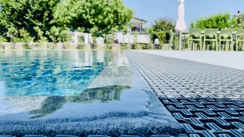 LightBlue - Idromassaggio - Baires Piscine