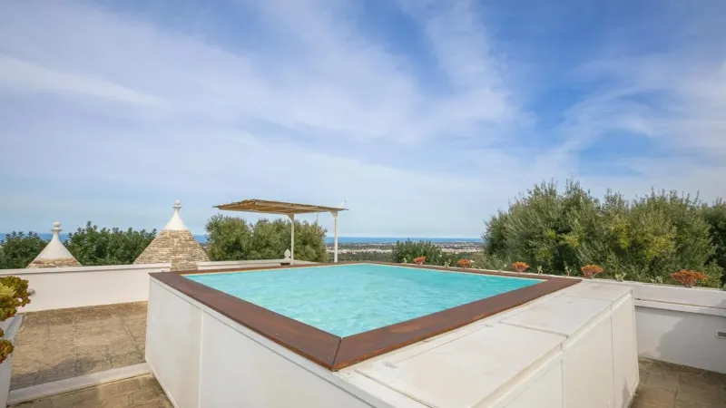 REBEA TRULLI HOME - panoramica dall'alto casa con piscina sul tetto - Baires Piscine